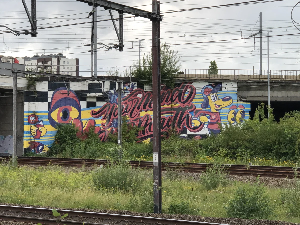 E19